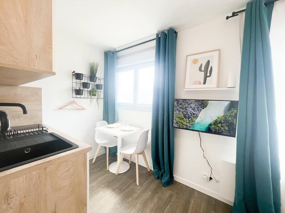 Suite Le Studio Litchi Baigne De Lumieres & Proche Des Plages Saint-Nazaire  Buitenkant foto
